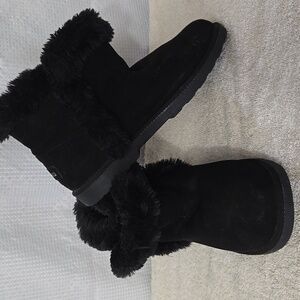 EUC Makalu California Women Black Faux Fur Winter Ankle Boots Sz 8 Slip On Suede